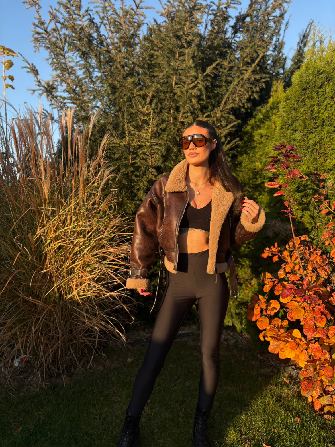 Czarne legginsy EMO z wykończeniem narciarskim, widok z przodu