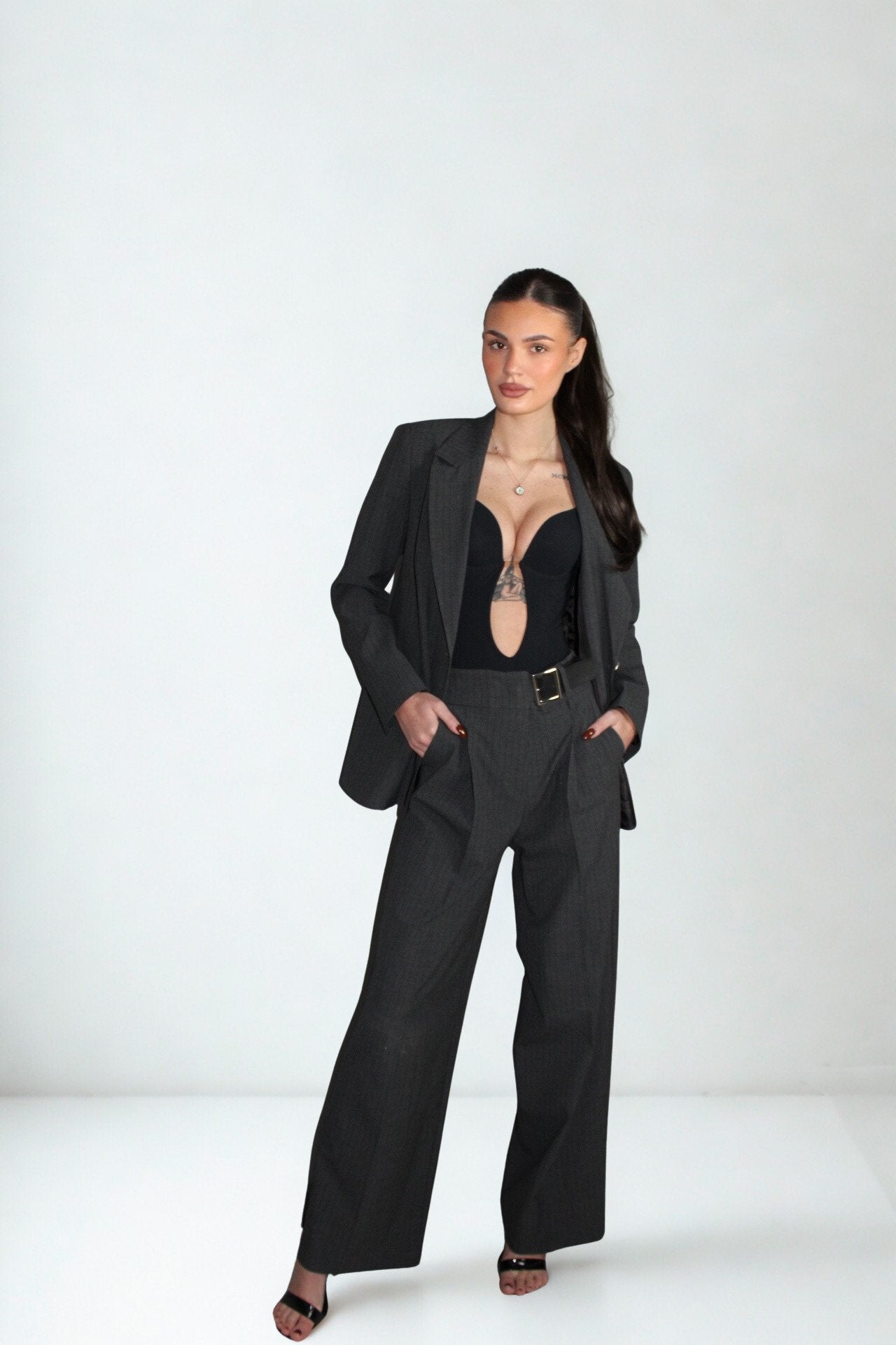 Eleganckie Spodnie Wide-Leg Dilvin - Szare