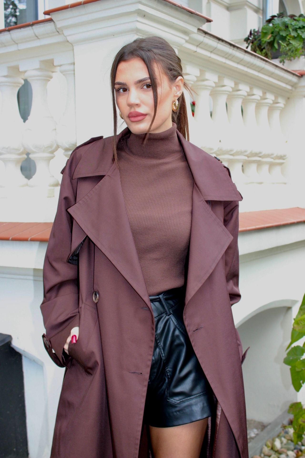 Golf COCOMORE w kolorze czekolady, widok z boku